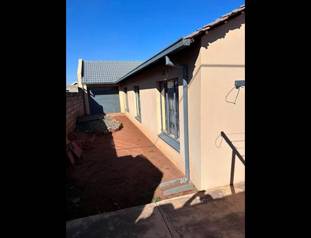 3 BEDROOM HOUSE FOR SALE IN VOSLOORUS EXT